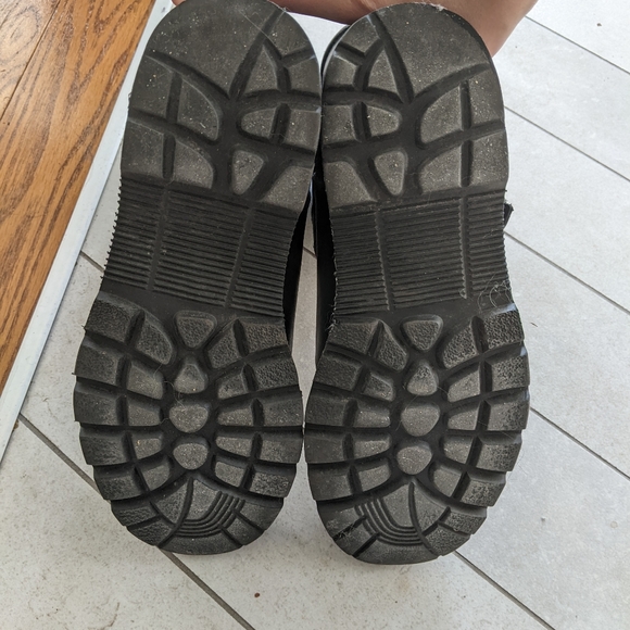 Very Good Used condition Roots Boots size 9 - Picture 4 of 10